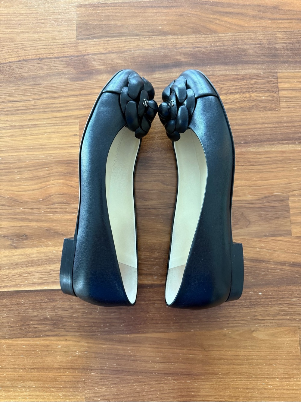 CHANEL Black Camellia Leather Cap Toe Ballet Flats 38 - Picture 10 of 13